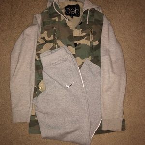 Large Women’s Nike Sweatpants